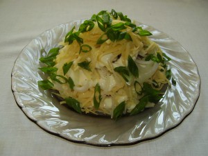 слоеный салат с луком